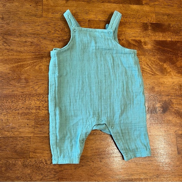 Angel Dear 100% organic cotton romper size 3-6m light olive green